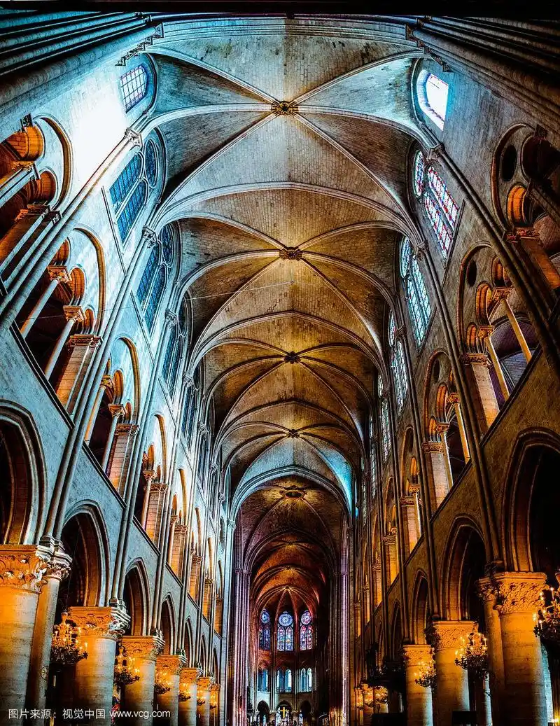 法国巴黎圣母院内部