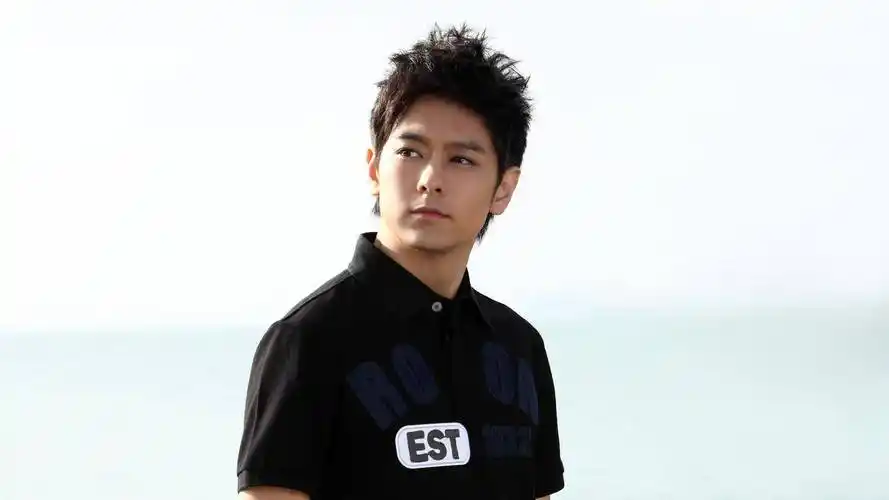 希望今年夏天妈妈切的西瓜没有蒜味.