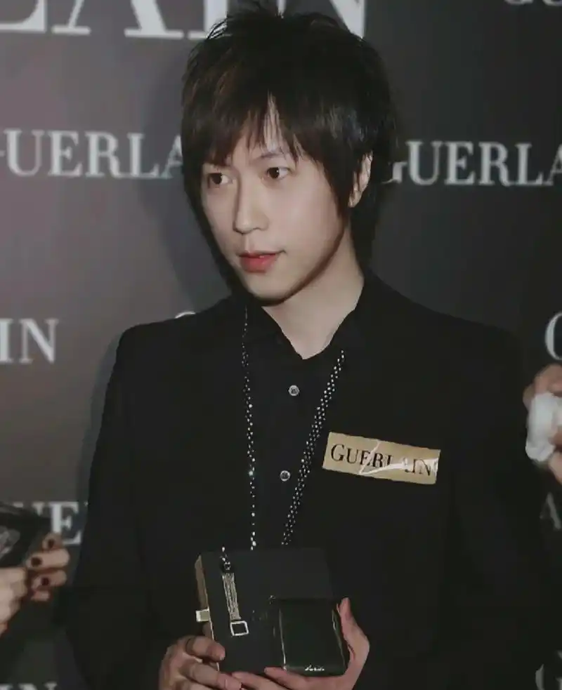 我不允许还有人没看过我们陈信宏老师年轻时的盛世美颜 - 抖音