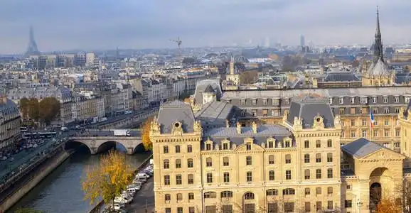 巴黎市的全景从圣母院大教图片