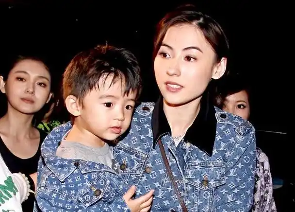 曝张柏芝孙东海领证带3儿嫁人改随继父姓谢霆锋或人财两空