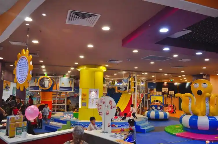 商场里面儿童游乐园得投资多少钱(商场里小型游乐园大概多少万)