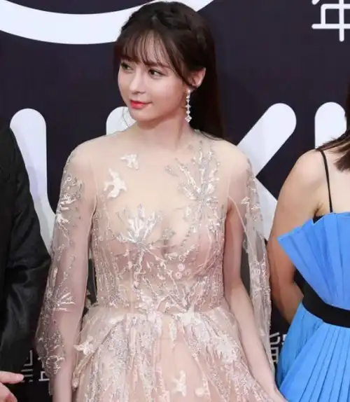 沈梦辰本身就很努力,2008年参加湖南娱乐频道星姐选举还曾获得最上镜