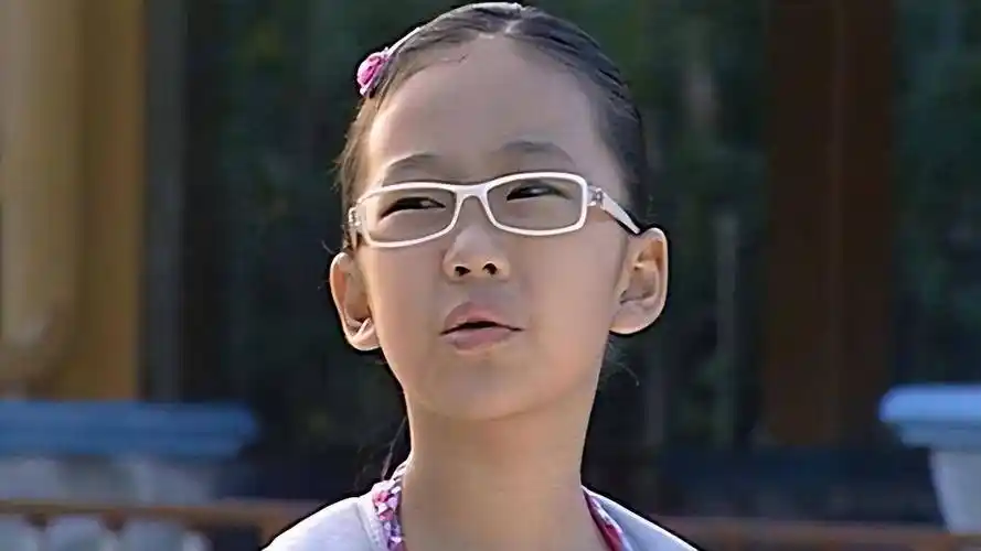 "小魔仙"黄安仪,一位从小美到大的乖乖女_生活_观众_年纪