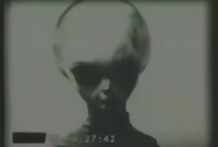 1947年罗斯威尔事件:飞碟坠毁被军方隐瞒,竟然秘密解剖外星人