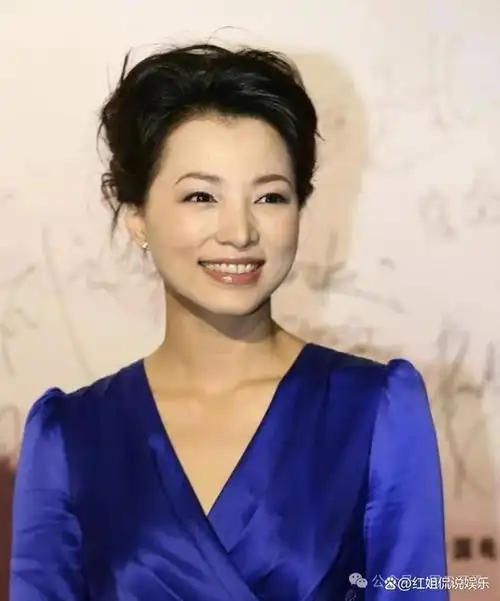 从央视一姐到查无此人卖房为夫还债的董卿到底如何