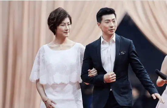 tata木门说2017世乒赛我门竟然遇到了这样的丁宁20170604001549