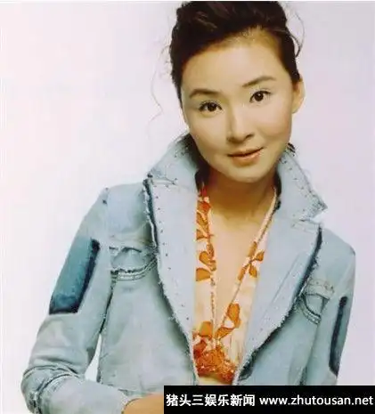 张译与妻子钱琳琳结婚照