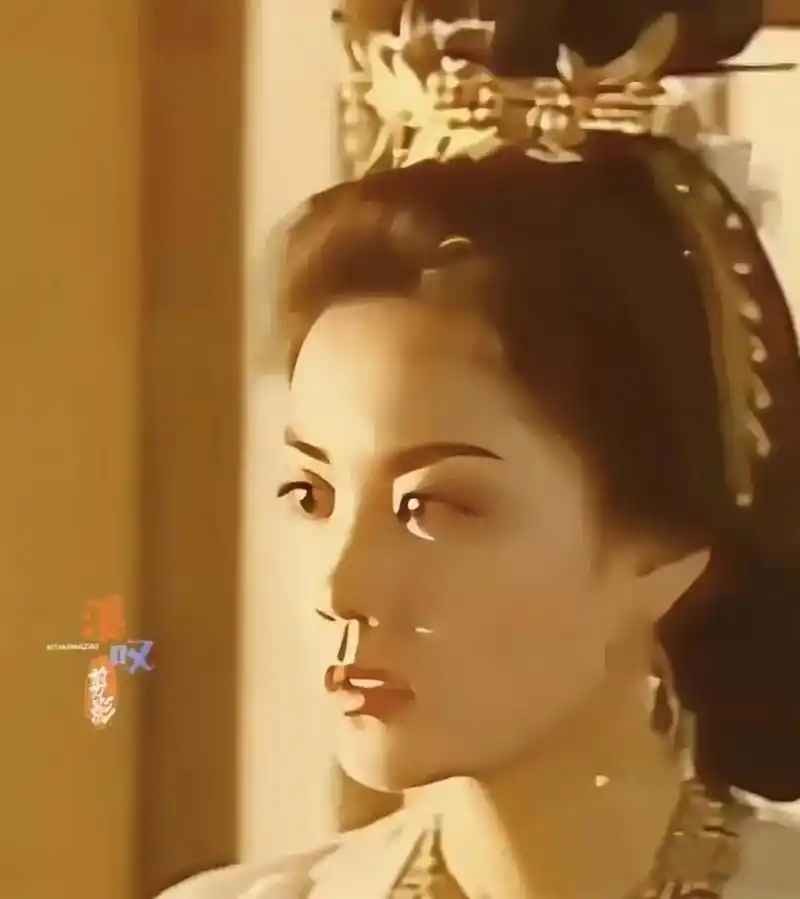 不得不说王菲古装造型太绝了!