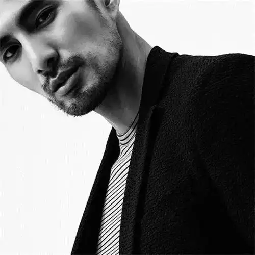 男人黑白头像男人味 高清帅气的头像男成熟魅力黑白图片_男生头像