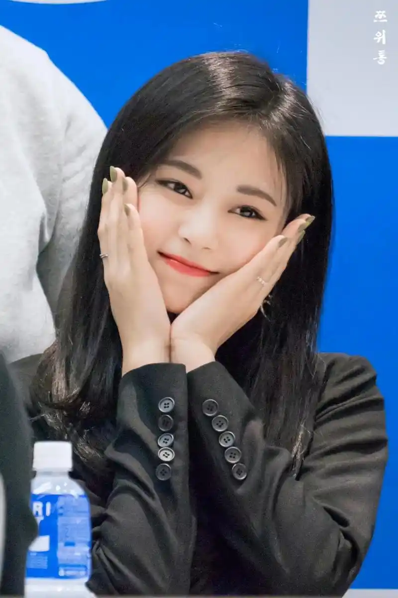 伟大的脸蛋.#向全世界安利 #周子瑜 #心动的感觉 #清冷感 - 抖音