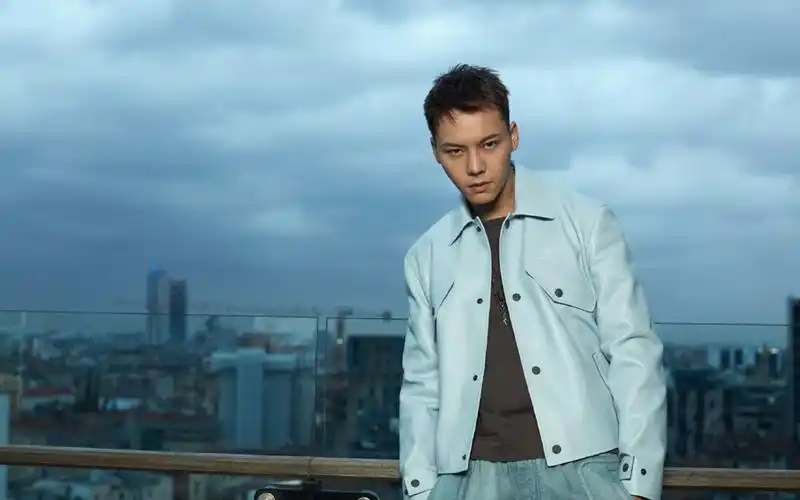 陈伟霆酷帅写真图片桌面壁纸