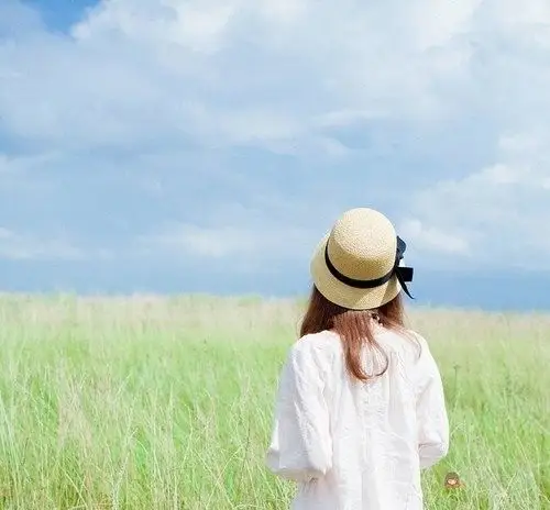 女孩背影风景图片