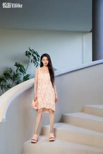 姜贞羽盛夏海风大片释出元气夏日清新动人