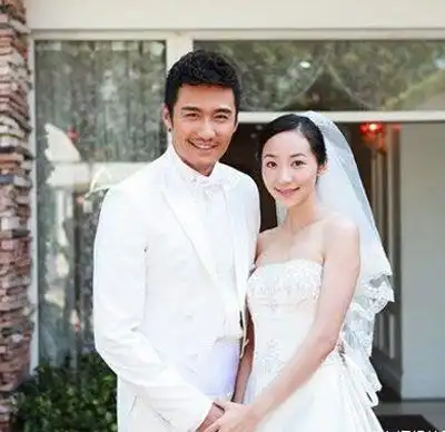 胡兵老婆姜雅馨个人资料照片 胡兵为什么是泰国国籍