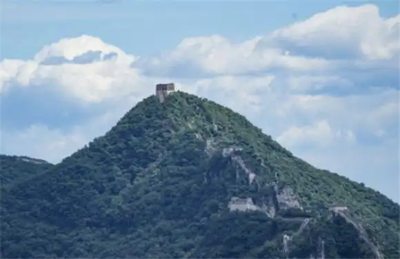 这是8月16日拍摄的箭扣长城"正北楼"景观.新华社记者 陈晔华 摄