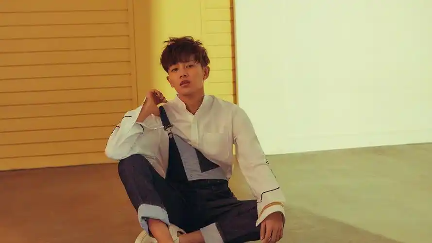 内地明星 任嘉伦 明星风尚壁纸