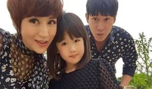 而且郭京飞得话,就有一些玩世不恭的气场,当时和鲍莉也是属于密婚的