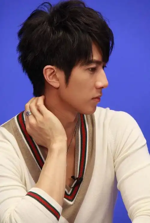 图文锦衣卫主创做客吴尊可爱小动作