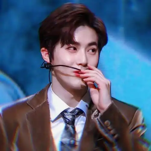 221.金俊勉头像(色散滤镜)