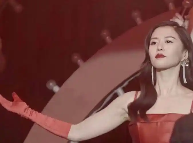 回顾娶了摇滚女神谭维维生下一儿一女陈亦飞的生活幸福吗