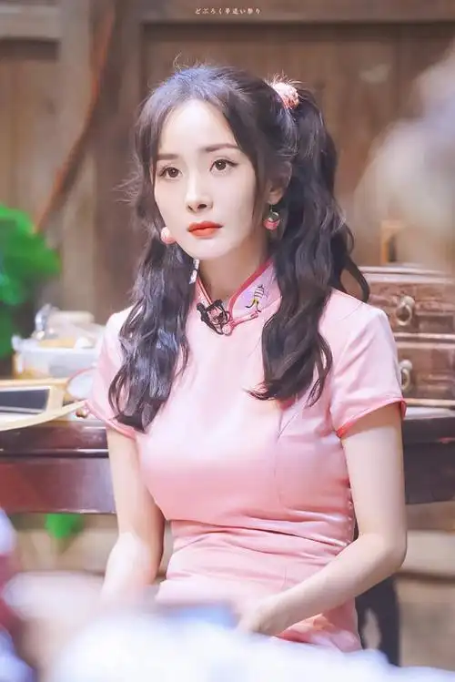 杨幂旗袍装(杨幂旗袍装尽显少女身姿)