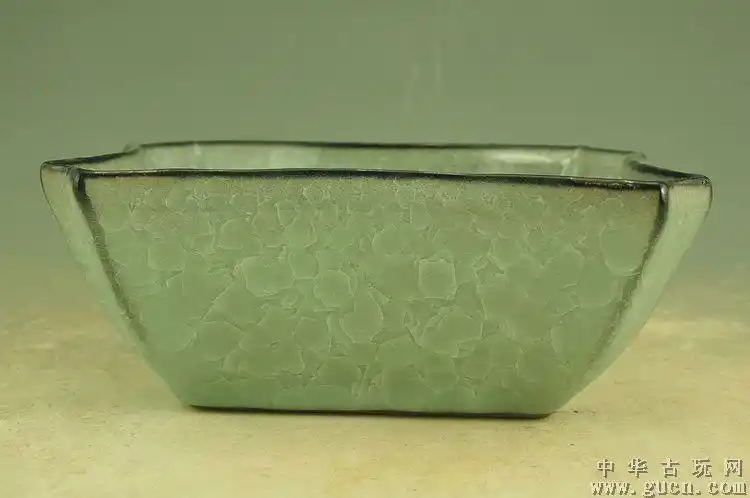 北宋"汴京官窑"款冰裂纹长洗