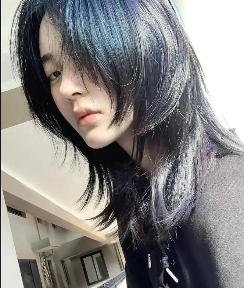 鲻鱼头-狼尾发-高层次中短发.#图文热点来了#今日发型推荐  - 抖音