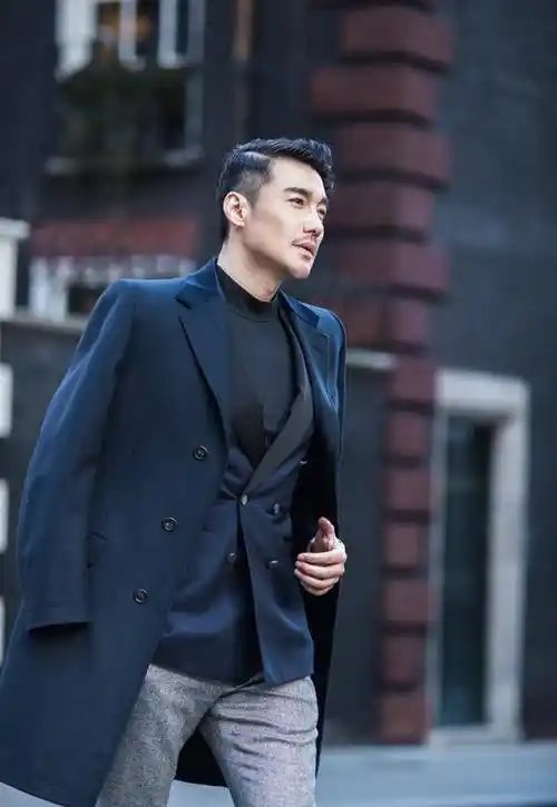 胡兵:被称为中国第一男模,初恋皈依佛门,如今50岁仍痴情不忘_时候