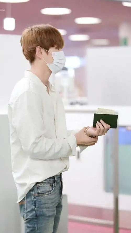 边伯贤男友视角/边伯贤女友视角 有哥哥这样的男朋友会开心死的吧t t