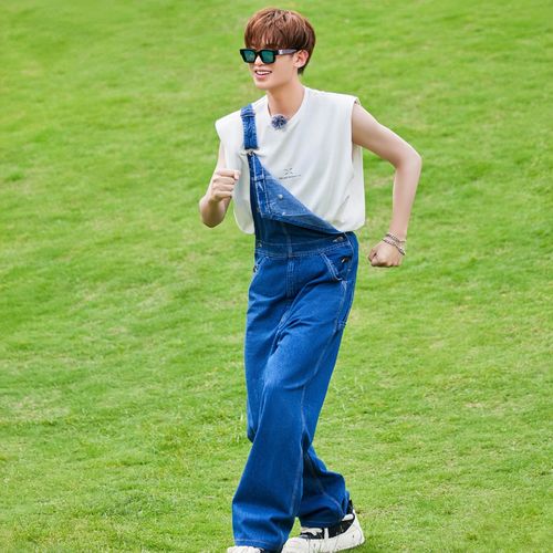 原版全力以赴的行动派黄明昊同款牛仔背带裤拼接长裤百搭男衣服潮