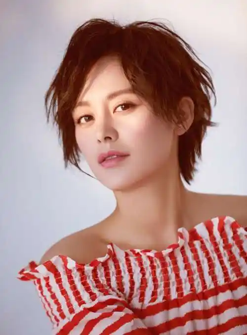 /p> p>2004年,17岁的王力可主演了个人首部电视剧《 a target="