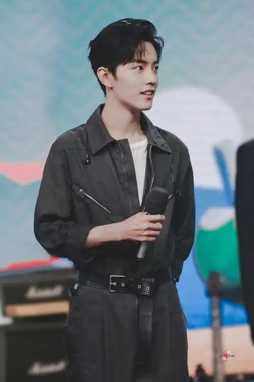 【肖战壁纸 】2019 07 15 天天向上