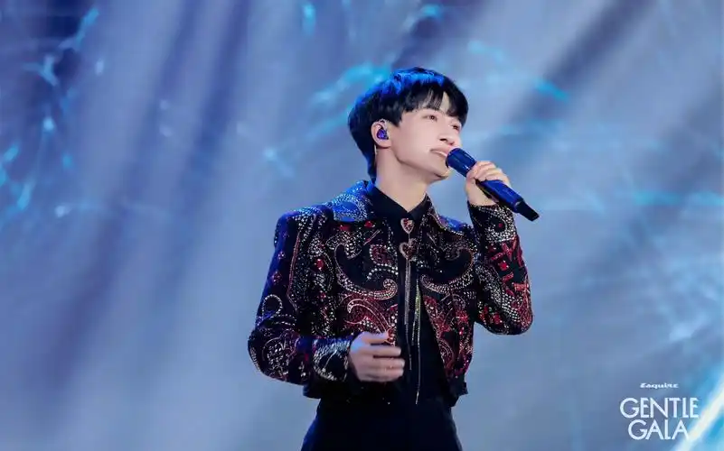 周深天赐的声音雨搭霓裳何必抱怨雨去攀楼宇那就随风去你是消化了多少