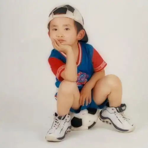 易烊千玺童年照,小时候也太可爱了