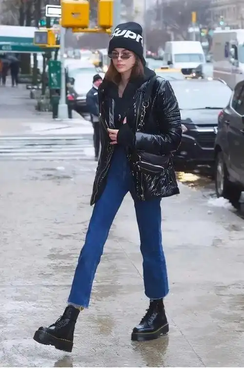 马丁靴搭配什么裤子好看,黄色马丁靴配什么裤子好看(没选对的话,鞋子