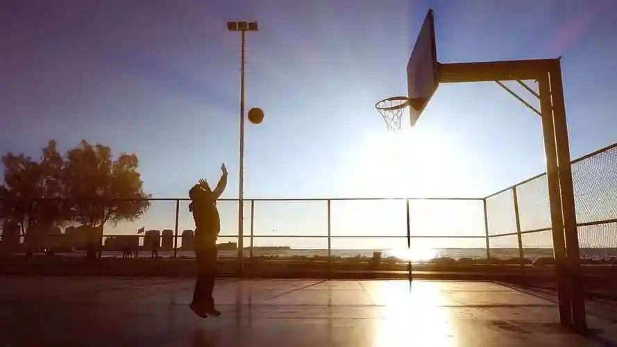 唯美黄昏逆光,打篮球 (3)