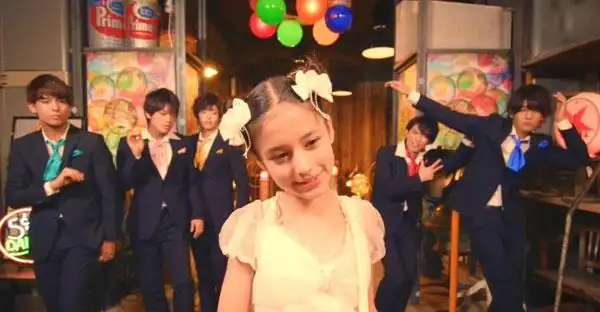 日俄13岁混血小萝莉木内舞留图片,高清图片-壁纸族