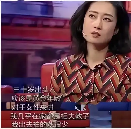 她选择了后者,可是牺牲事业的刘敏涛在婚姻里并没有得到丈夫的尊重