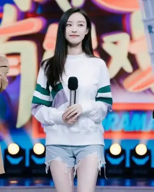 倪妮上快本穿超短裤网友皮肤白的上镜都曝光了