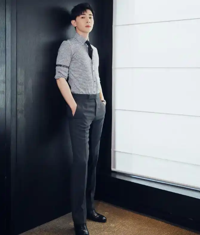 名副其实的"腿精"真的是太迷人了,甚至是将很多女明星的腿都比下去了