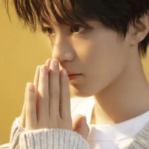 有新鲜的吗转发@王俊凯karrywang工作室. 来自小蟹胖乎乎 - 微博