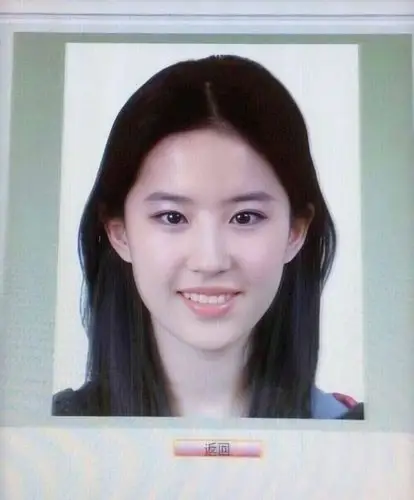 刘亦菲清纯旧照曝光,仙女该有的样子刘亦菲都有,人间绝色白月光