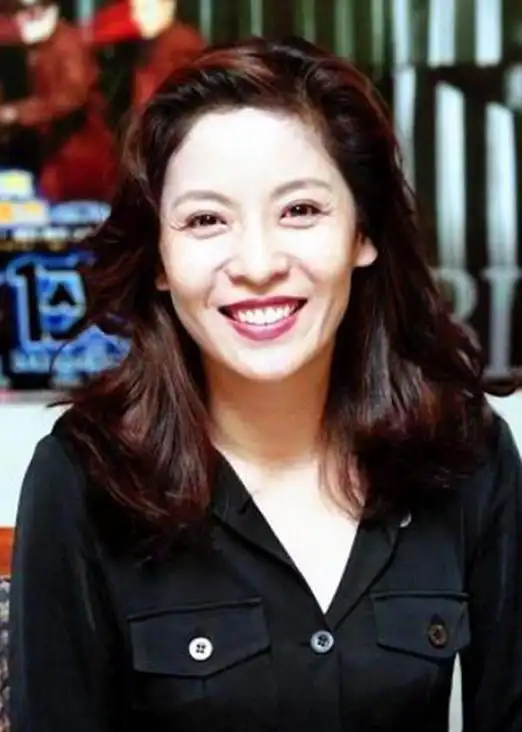 向太陈岚年轻时做模特写真照片集曝光?她为何要躲避向华强一年!_网易