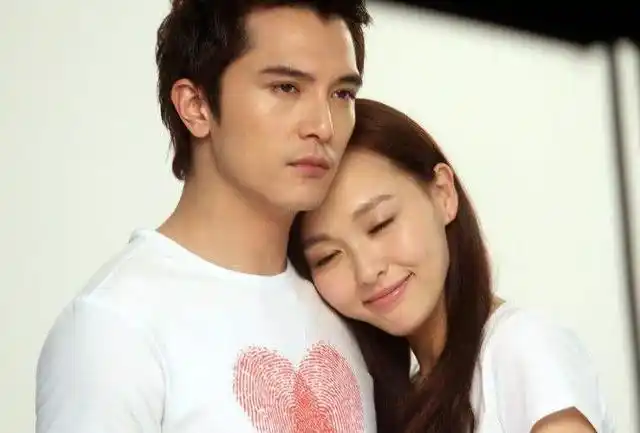 邱泽照片,邱泽和贺军翔照片对比,本文共(3620字)