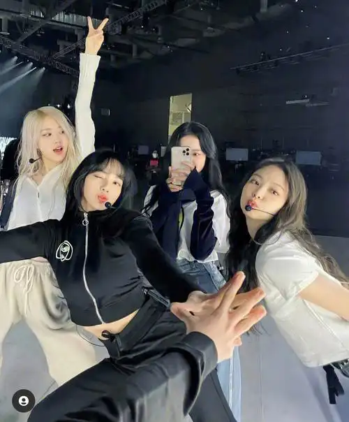 blackpink的四人合照