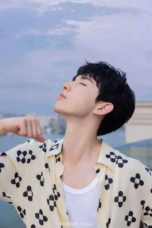 #就要辰现在##今天星期五#