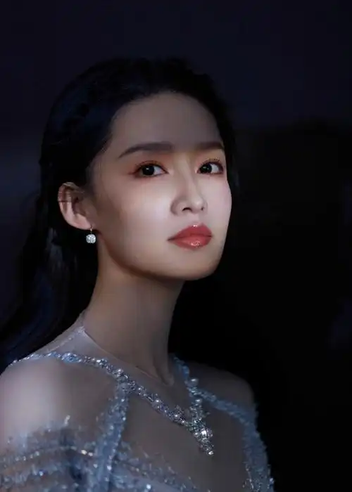 李沁古希腊掌管清冷感的神