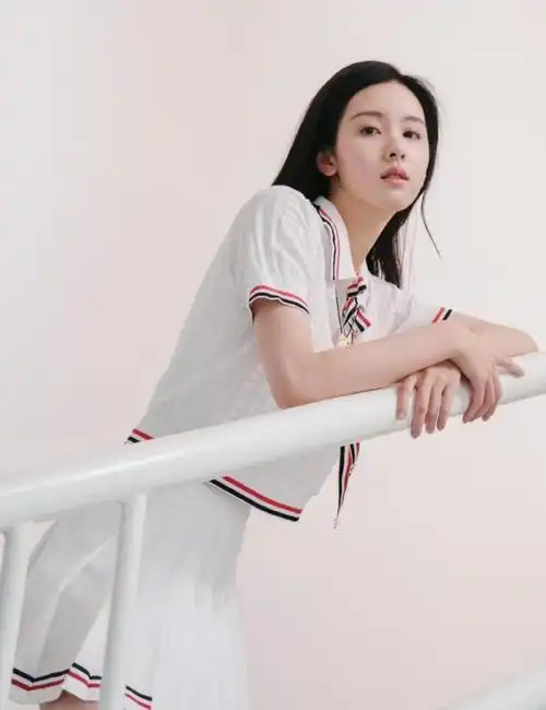 陈都灵学生装造型你让你心动的最美学姐么