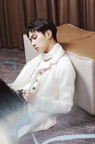 马伯骞精致复古写真图片